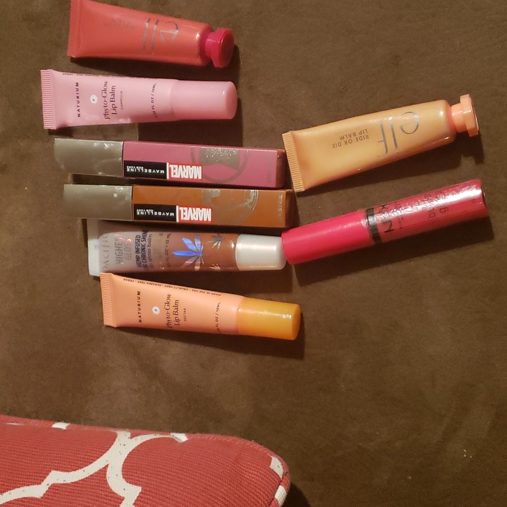 Lip makeup
